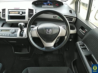 HONDA FREED 2012