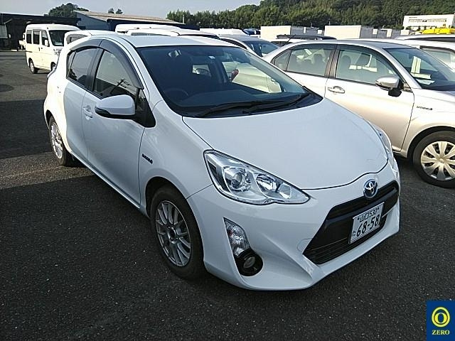 TOYOTA AQUA 2016