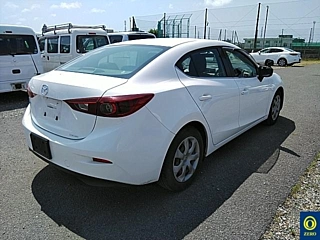MAZDA AXELA 2017