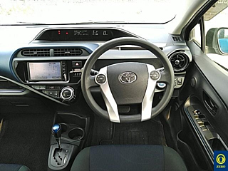 TOYOTA AQUA 2016