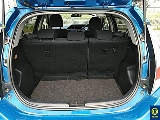 TOYOTA AQUA 2016