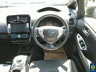 NISSAN LEAF 2017