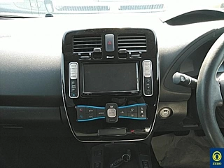 NISSAN LEAF 2017