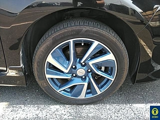 NISSAN LEAF 2017