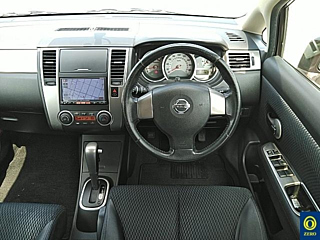 NISSAN TIIDA 2012