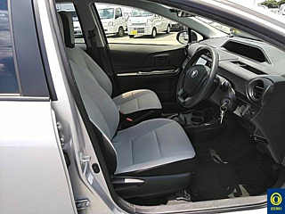 TOYOTA AQUA 2015