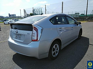 TOYOTA PRIUS 2015