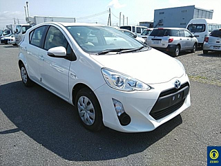 TOYOTA AQUA 2015