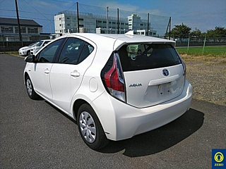 TOYOTA AQUA 2015