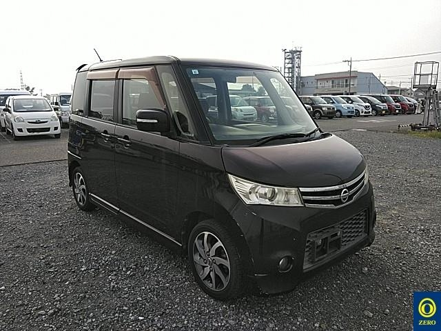 NISSAN ROOX 2011
