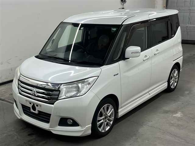 MITSUBISHI DELICA D2 2018