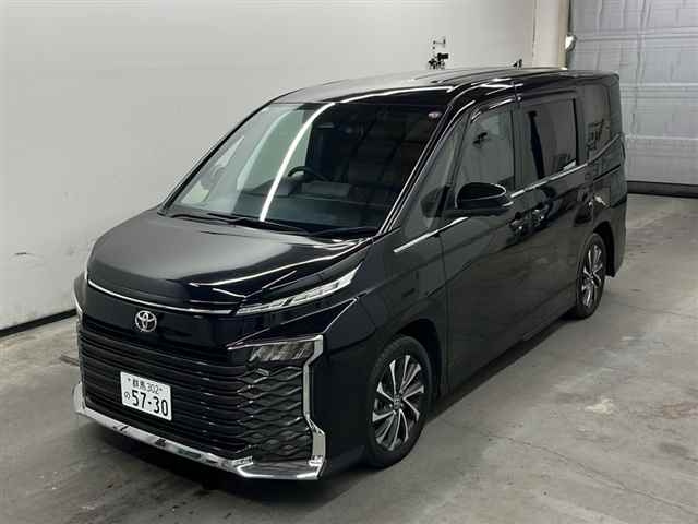 TOYOTA VOXY 2023