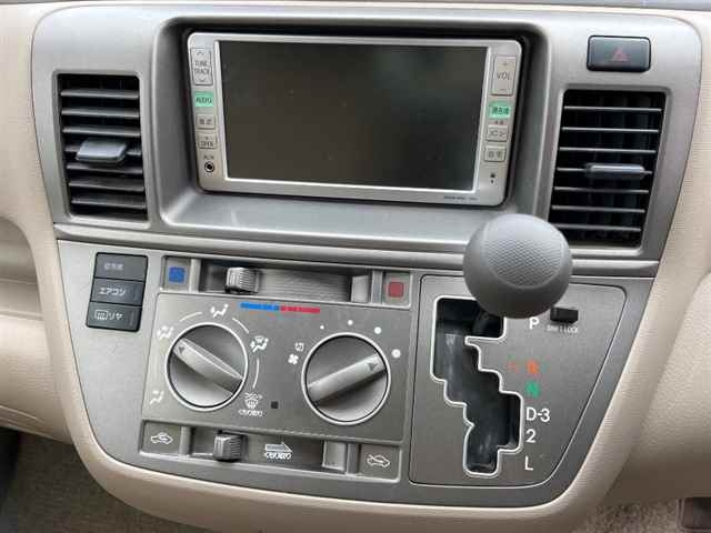 TOYOTA RAUM 2008