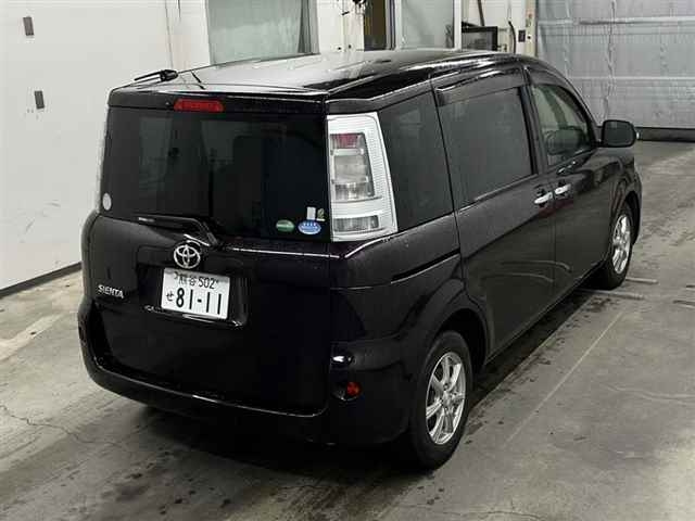 TOYOTA SIENTA 2015