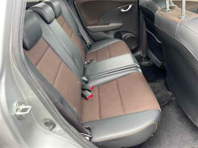 HONDA FIT SHUTTLE 2011