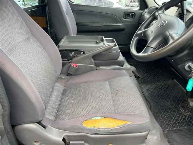 NISSAN CARAVAN VAN 2010