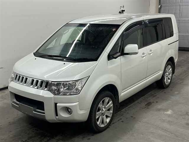 MITSUBISHI DELICA D5 2018