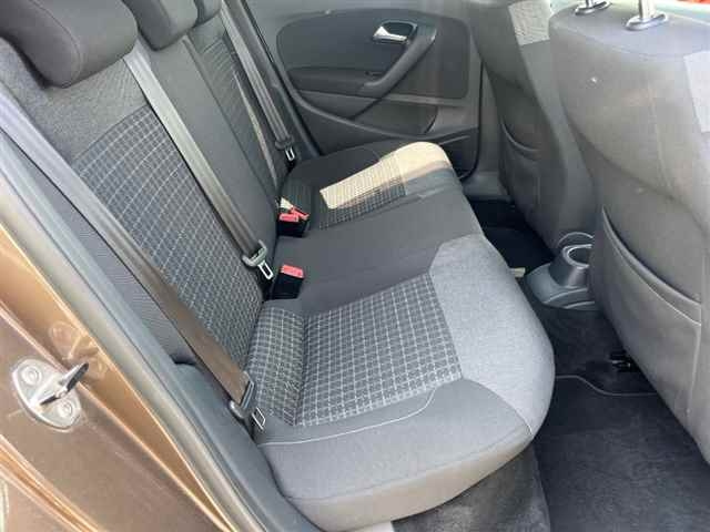 VOLKSWAGEN POLO 2015
