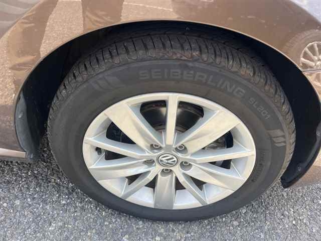 VOLKSWAGEN POLO 2015