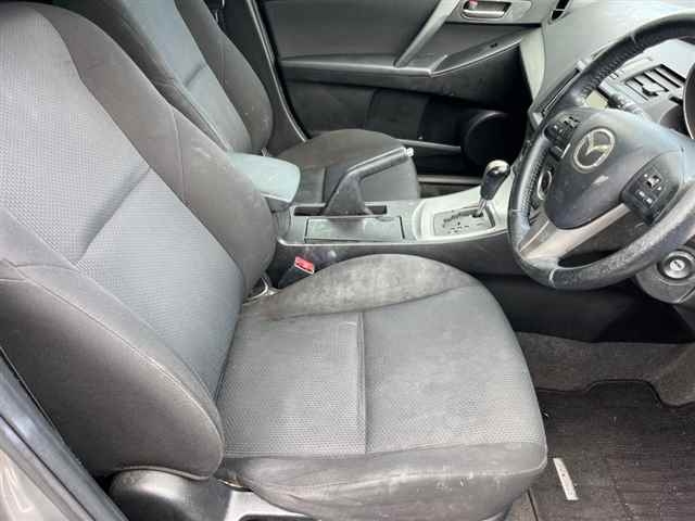 MAZDA AXELA 2010