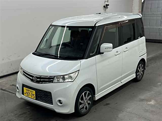 NISSAN ROOX 2013