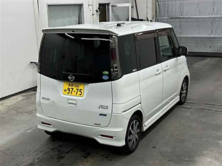 NISSAN ROOX 2013
