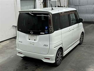 NISSAN ROOX 2011