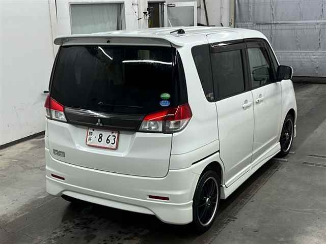 MITSUBISHI DELICA D2 2012