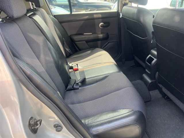 NISSAN TIIDA 2010