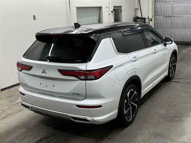 MITSUBISHI OUTLANDER PHEV 2023