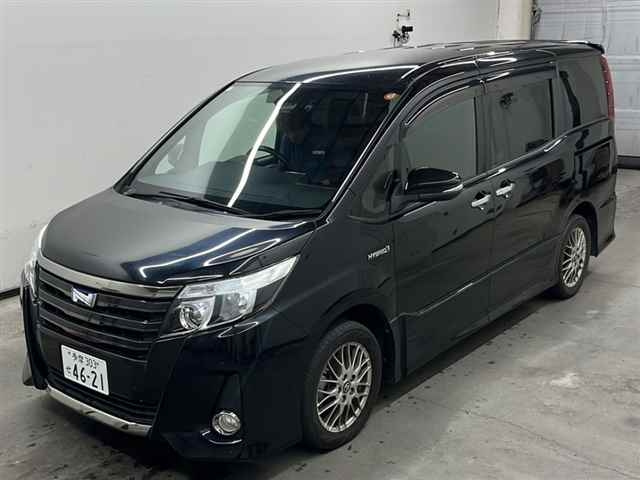 TOYOTA NOAH 2017