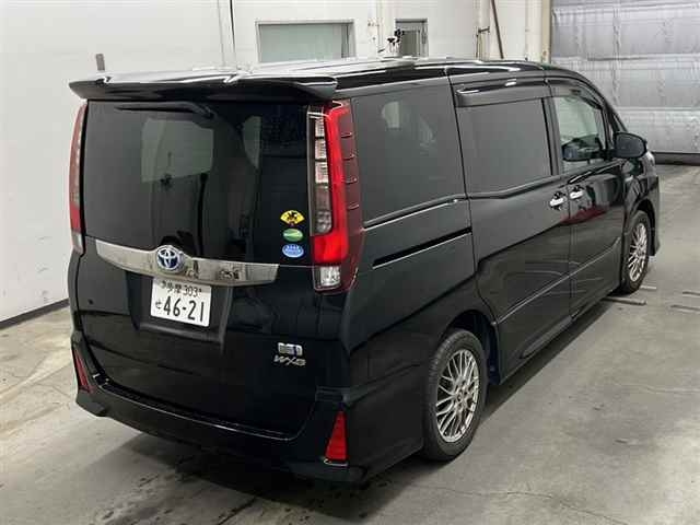 TOYOTA NOAH 2017
