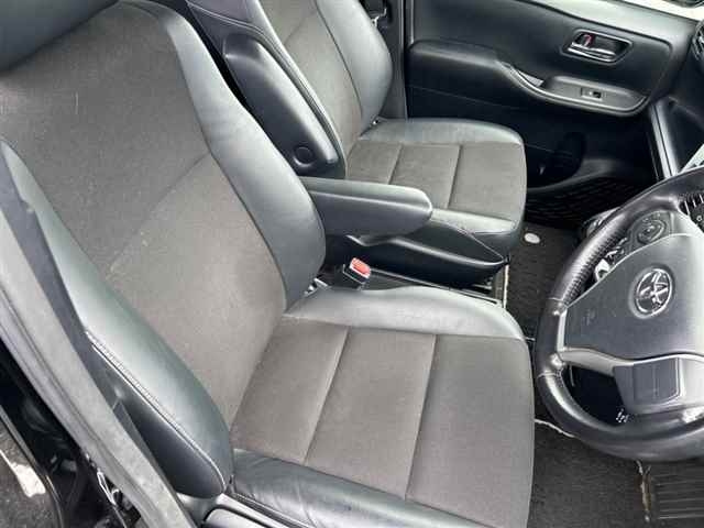 TOYOTA NOAH 2017