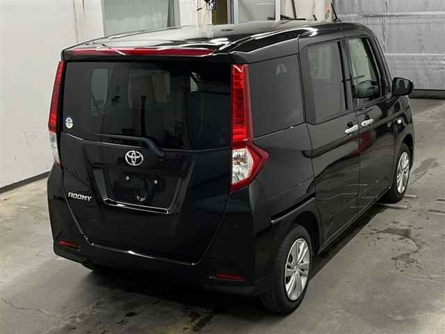 TOYOTA ROOMY 2022