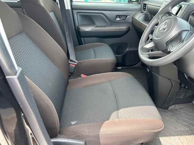 TOYOTA ROOMY 2022