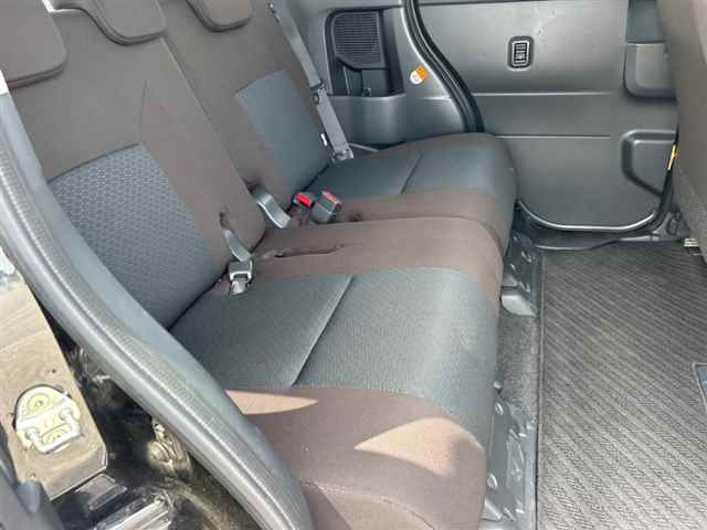 TOYOTA ROOMY 2022