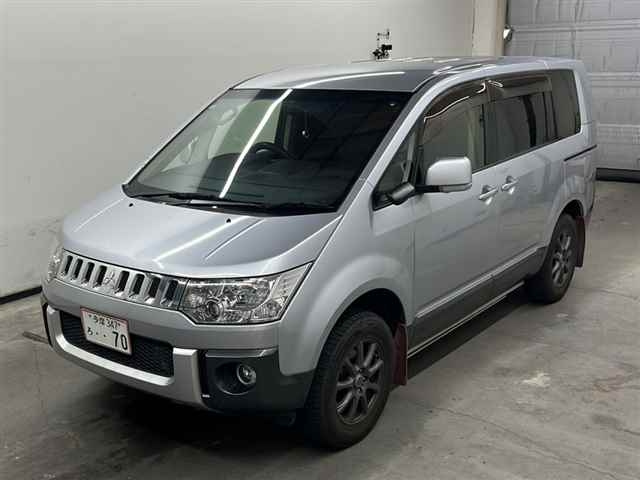MITSUBISHI DELICA D5 2017