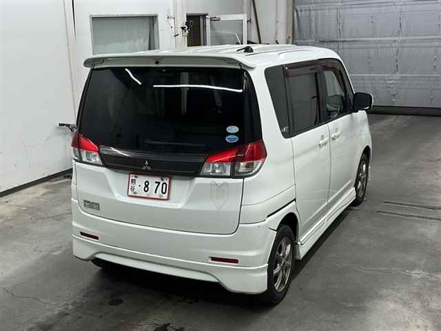MITSUBISHI DELICA D2 2012