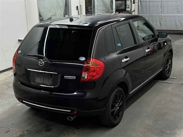 MAZDA VERISA 2010