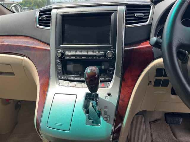 TOYOTA ALPHARD 2009