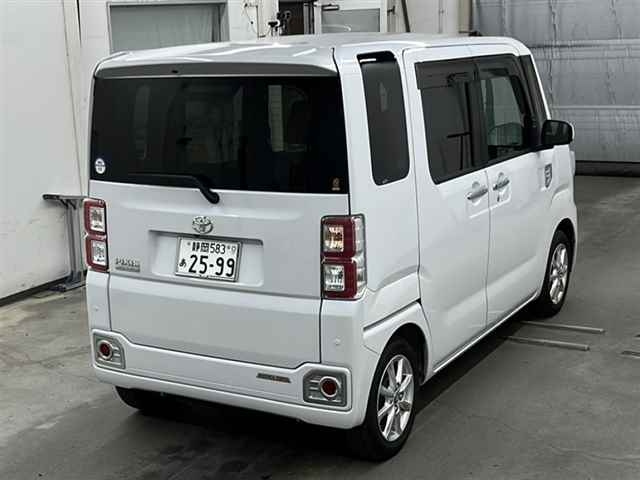 TOYOTA PIXIS MEGA 2020