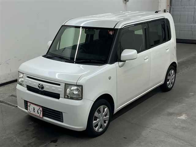 TOYOTA PIXIS SPACE 2012