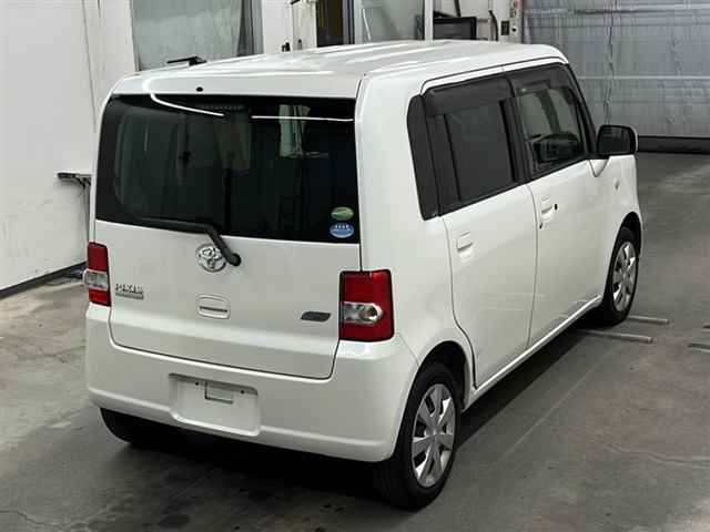 TOYOTA PIXIS SPACE 2012
