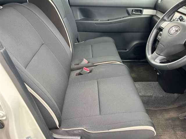 TOYOTA PIXIS SPACE 2012