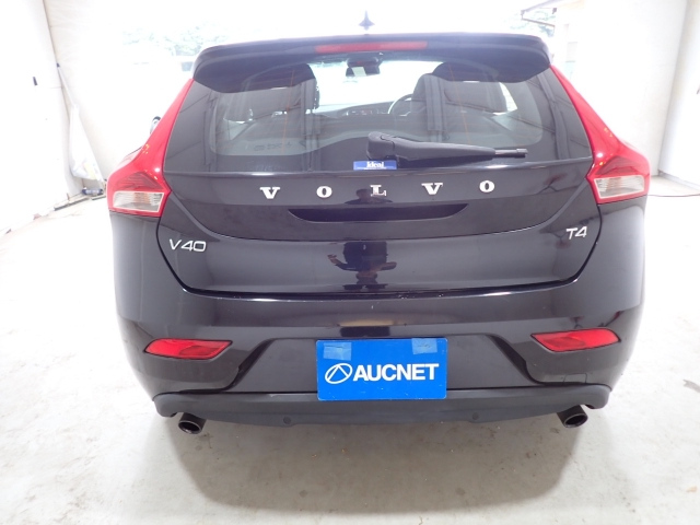 VOLVO V40 2014