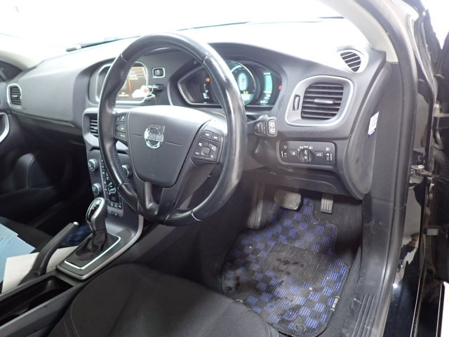 VOLVO V40 2014