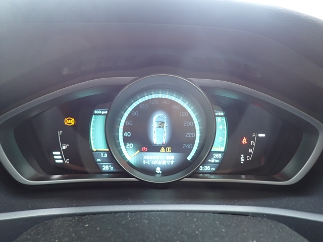 VOLVO V40 2014