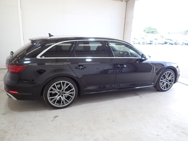 AUDI S4 2019