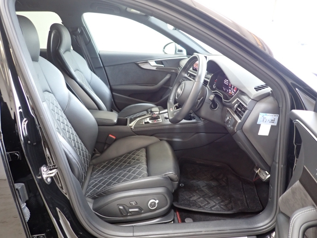 AUDI S4 2019