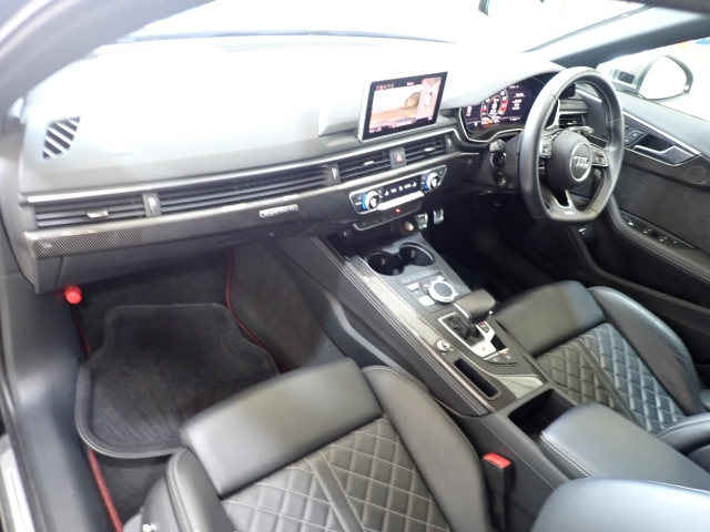 AUDI S4 2019